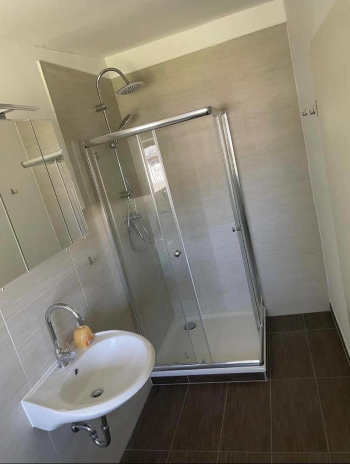 Ferienzimmer Mit Zwei Einzelbetten Und Gemeinschaftkueche Warnow  Exterior foto